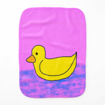 Canard jaune mignon sur rose