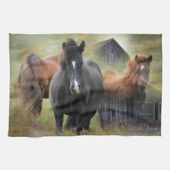 Linge De Cuisine Beaux chevaux et grange rustique (Horizontal)