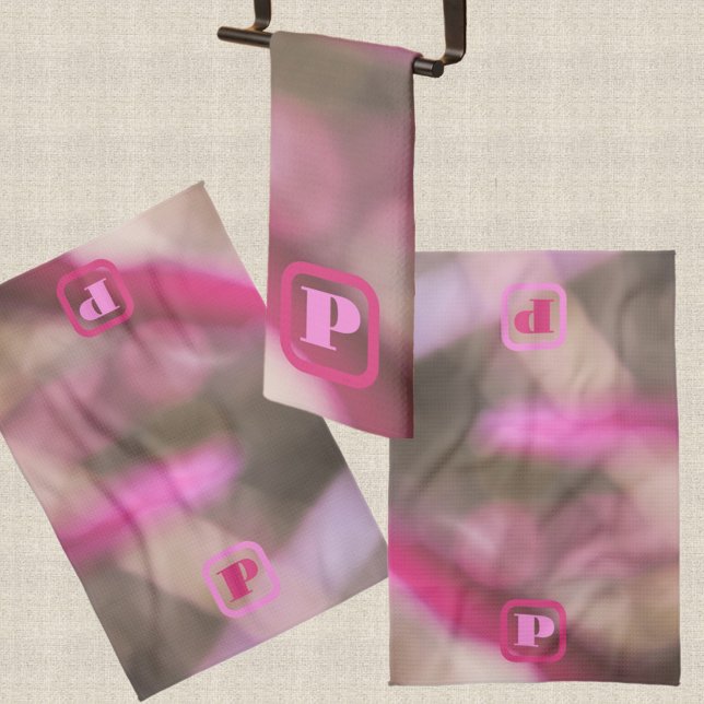 Linge De Cuisine Camo rose et taupe Abstrait Chic Monogrammé (Créateur téléchargé)