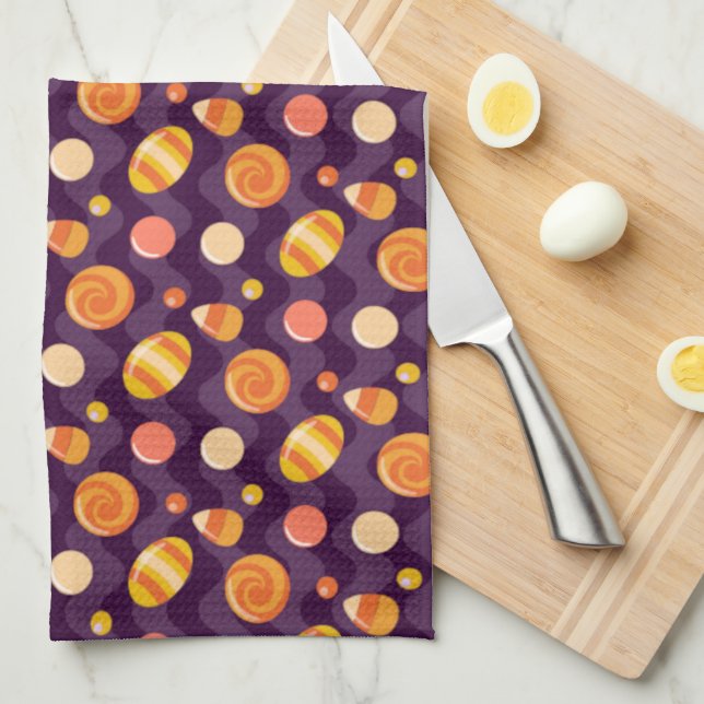 Linge De Cuisine Canettes de maïs d'Halloween sur violet (Quart Plié)