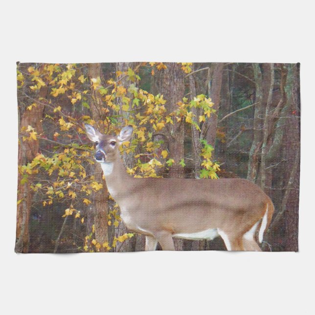 Linge De Cuisine Cerf devant l'arbre d'automne jaune (Horizontal)