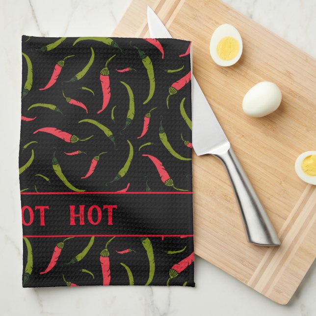 Linge De Cuisine CHAUD CHAUD Motif de poivrons CHAUDS sur noir (Quart Plié)