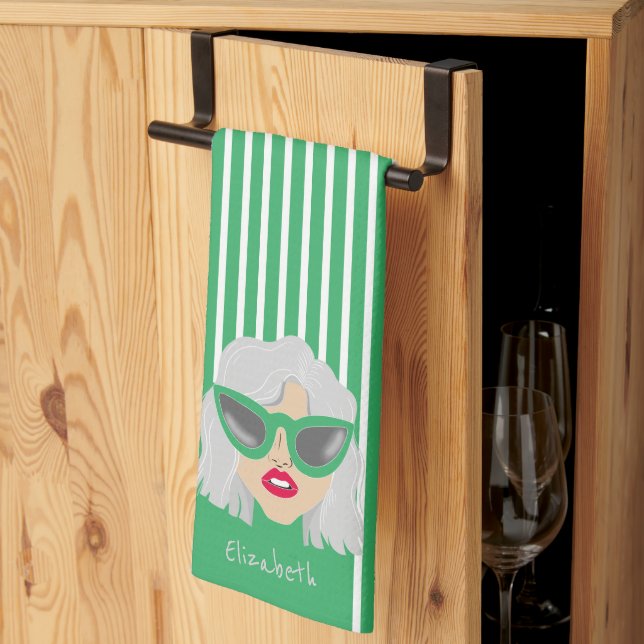 Linge De Cuisine Cool Grey Haired Woman Green Nom personnalisé (Pliage en tiers)