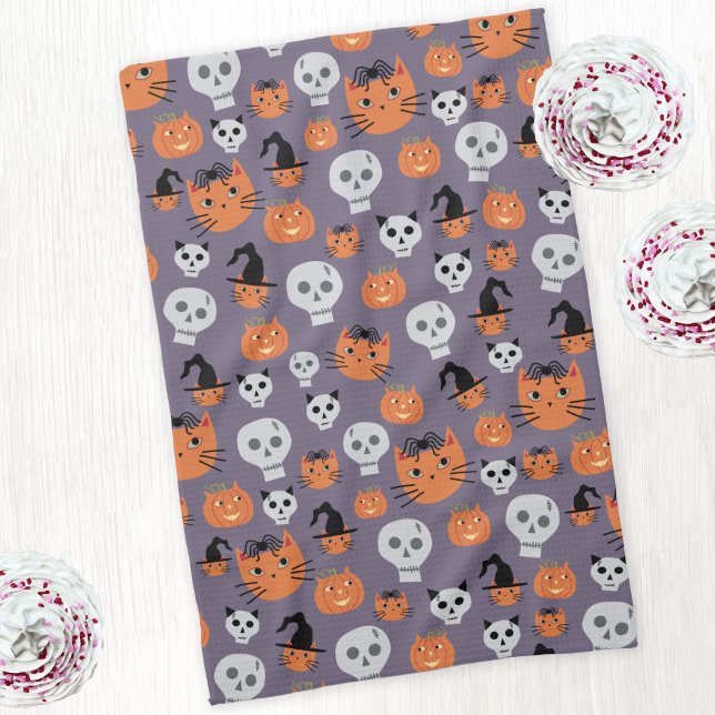 Linge De Cuisine Cute Halloween Chats et Crânes Éffrayant (Fun kitty cats and skulls Halloween kitchen tea towel)