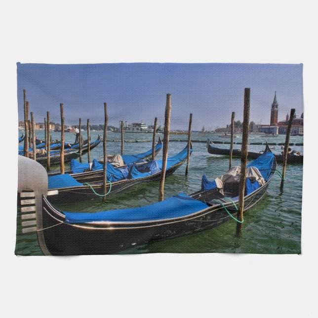 Linge De Cuisine Eau du Grand Canal avec barques de gondole alignée (Horizontal)
