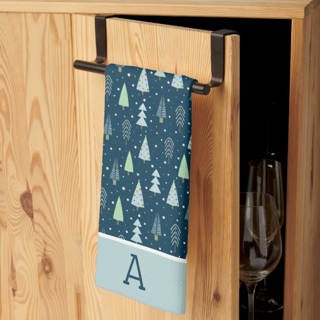 Linge De Cuisine Forêt de Noël moderne Monogramme Bleu Vert (Pliage en tiers)