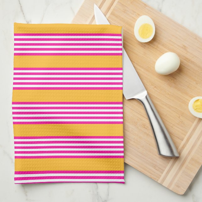 Linge De Cuisine Fuchsia et jaune cinq bandes motif (Quart Plié)