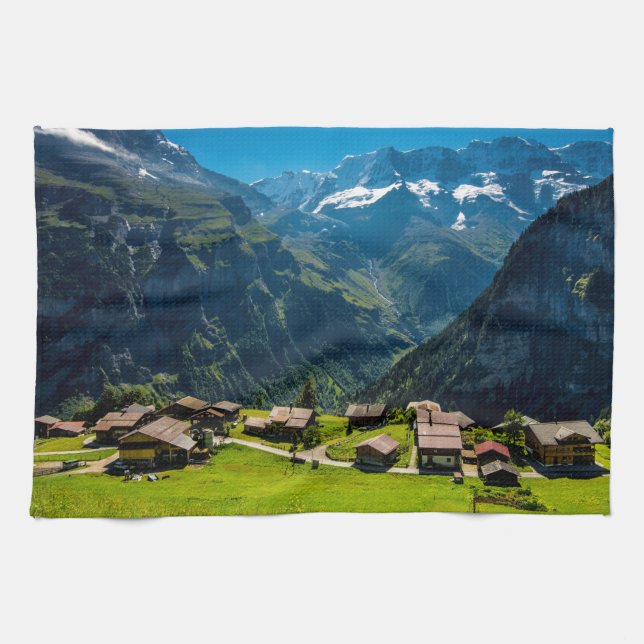 Linge De Cuisine Gimmelwald dans les Alpes suisses - Suisse (Horizontal)
