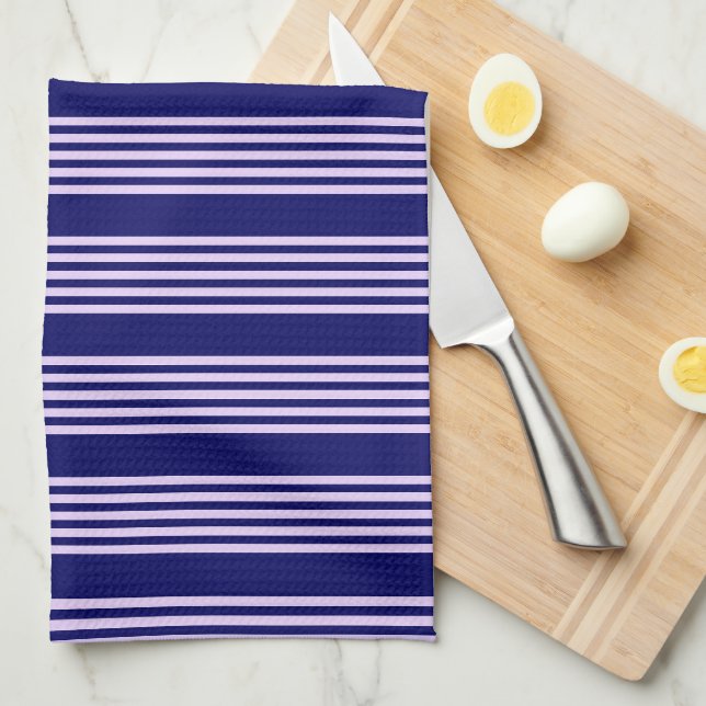 Linge De Cuisine Lilac violet et bleu marine cinq bandes motif (Quart Plié)