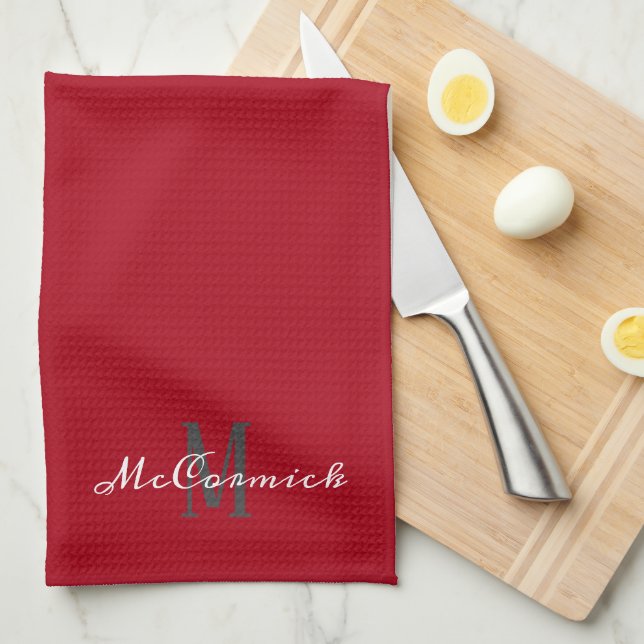 Linge De Cuisine Monogramme moderne rouge blanc Script personnalisé (Quart Plié)