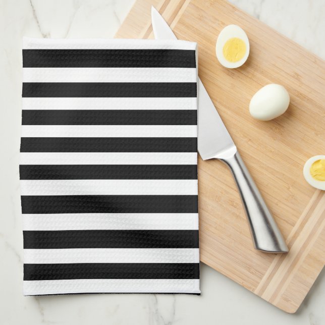 Linge De Cuisine Monogramme noir et blanc de rayures de pingouin (Quart Plié)