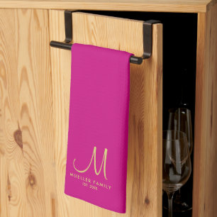 Linge De Cuisine Nom de famille or Monogram Viva Magenta Couleur so