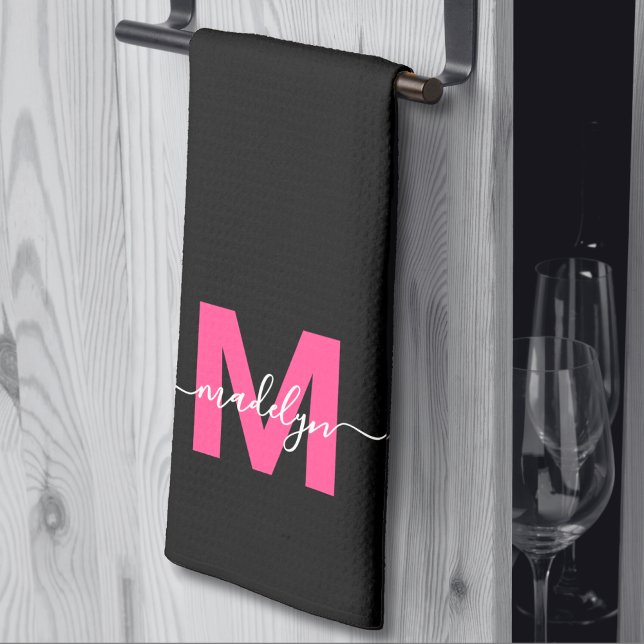 Linge De Cuisine Nom du script rose noir Monogramme (Black Pink Script Name Monogram kitchen towel )