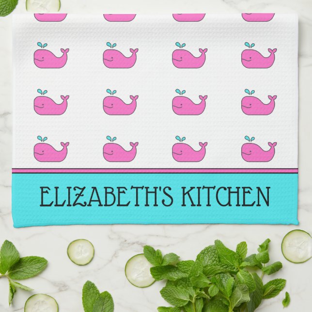 Linge De Cuisine Preppy Nautical Pink et Aqua Whale Personnalisé (Plié)
