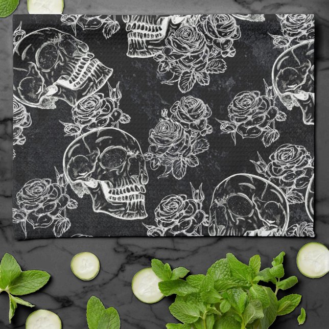 Linge De Cuisine Roses des crânes et des calques | Gothique Glam Fu (Créateur téléchargé)