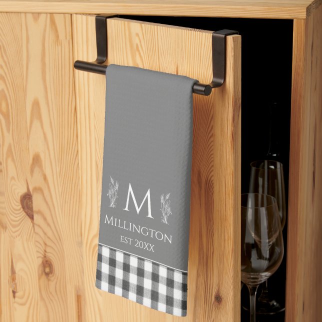 Linge De Cuisine Rustic Farmhouse Nom de famille Monogram Grey (Pliage en tiers)