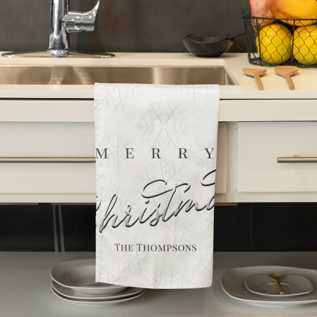 Linge De Cuisine Snowflakes d'hiver Script personnalisé (Merry Christmas silver script snowflake kitchen towel. )