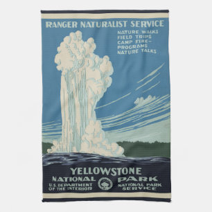 Linge De Cuisine Vieux Old Faithful dans le parc national de Yellow