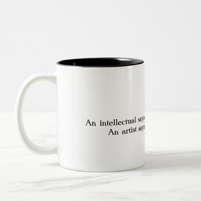 L'intellectuel contre la tasse de Bukowski (Gauche)