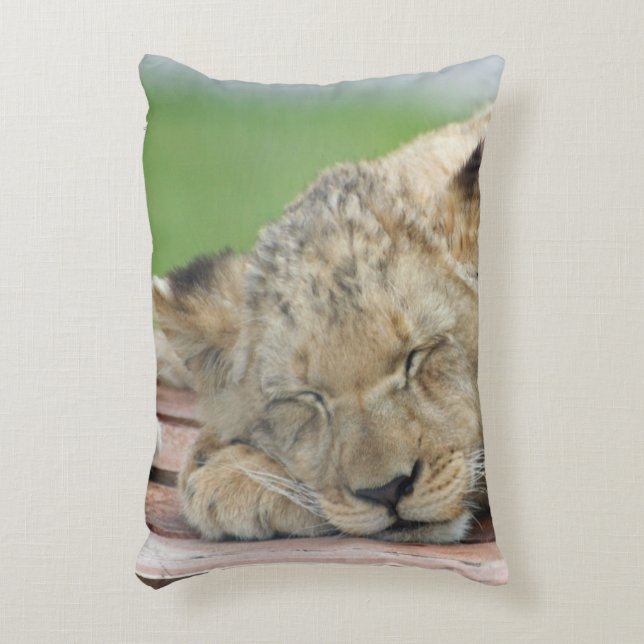 Lion 014 accent pillow (Front(Vertical))