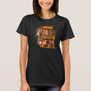 Lion Dad Husband Daddy Protector Hero Fathers Day T-Shirt