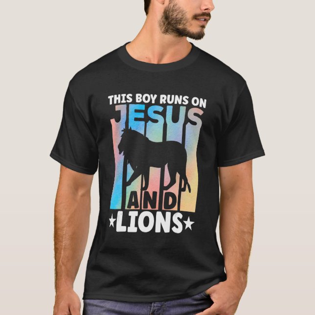 Lion Outfit for Lion Lovers Apparel for Boys T-Shirt (Front)
