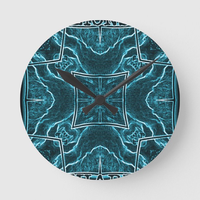 Lion wits round clock (Front)