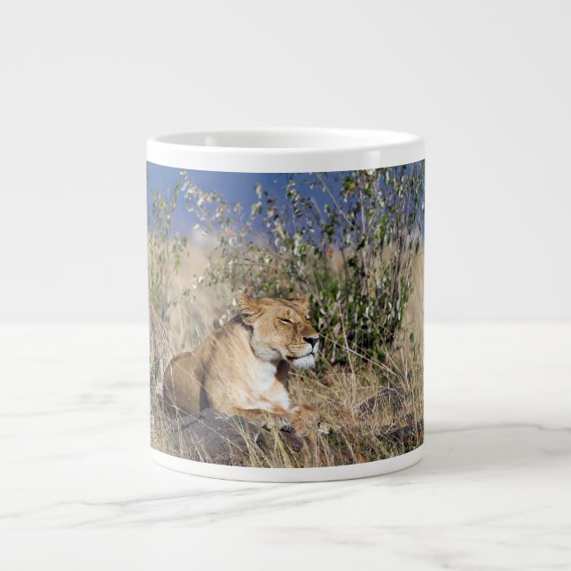 Lioness resting large coffee mug (Front)
