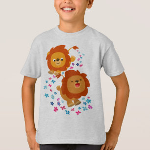 Lions mignons de bande dessinée dans le T-shirt