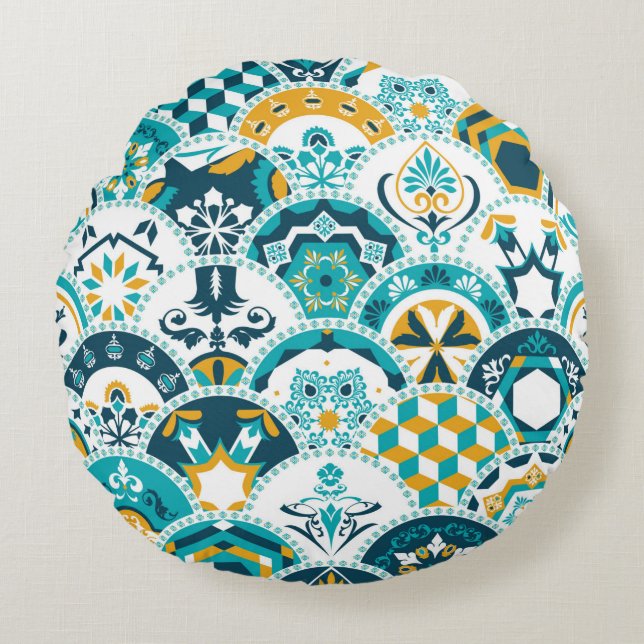 Lisbon geometric Azulejo tile pattern, Portuguese  Round Pillow (Front)