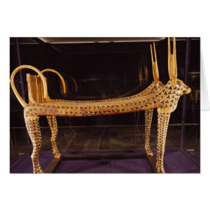 Lit funéraire en forme de vache sacrée