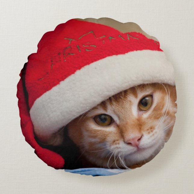 Little Kitten in Red Christmas Hat Round Pillow (Front)