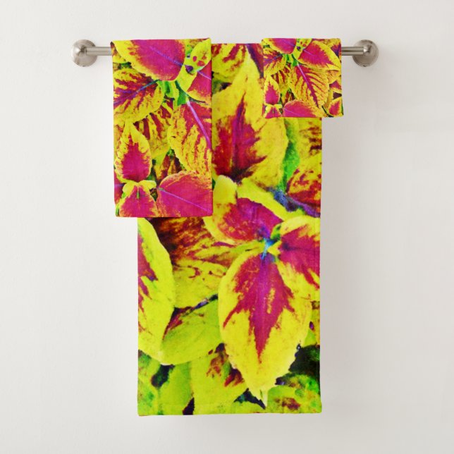 Lively Leaves Pattern Dance Bath Towel Set (Insitu)