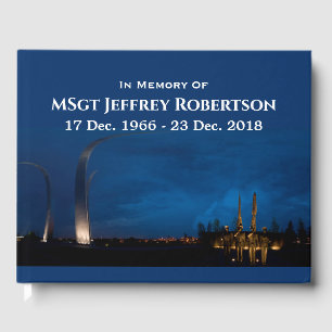 Livre D'or Mémorial de la Force aérienne à la nuit