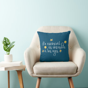 Lo esencial es invisible a los ojos throw pillow