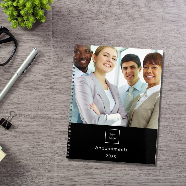 Logo de la photo d'entreprise noir blanc équipe QR (Créateur téléchargé)
