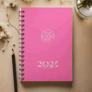 Logo de texte en chevauchement rose chaud hebdomad