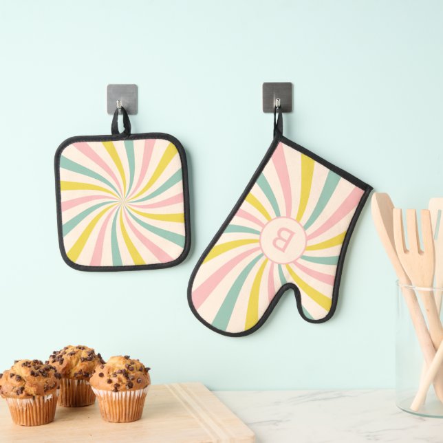 'Lollypop Vibes', retro personalized Oven Mitt & Pot Holder Set (Insitu(Hanging))