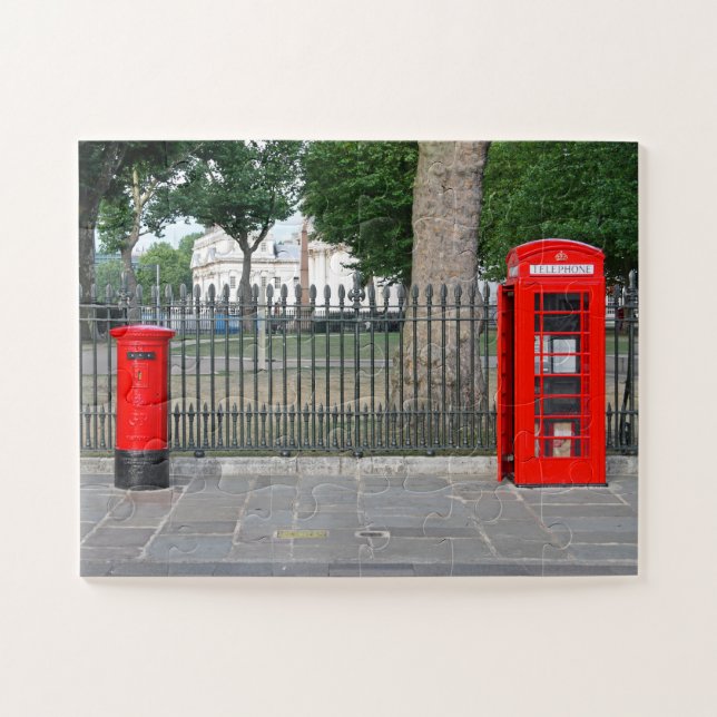 London phone booth & postbox jigsaw puzzle (Horizontal)