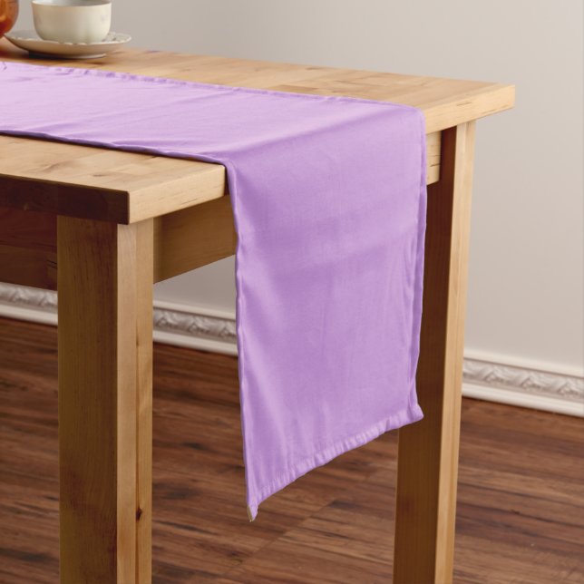 Long Chemin de table lilas (In Situ)