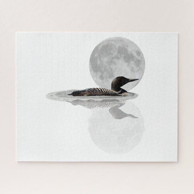 Loon Swims Dans Le Puzzle De La Lune (Horizontal)