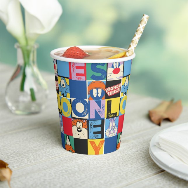 LOONEY TUNES™ Character Chequered Blocks Paper Cups (Insitu)
