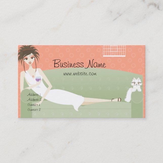 Lounging sur le divan avec le carte de visite de (Devant)