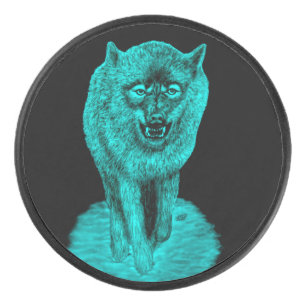 Loup noir en colère dans la nuit