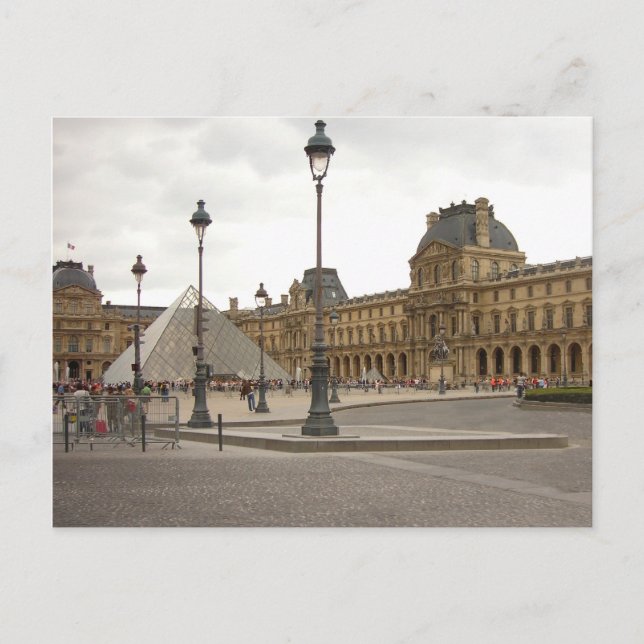 Louvre. Paris, France Postcard (Front)
