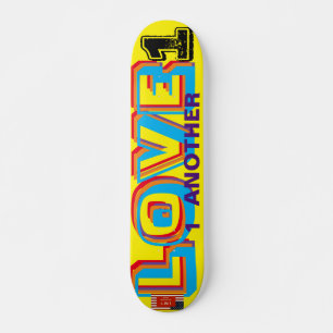 LOVE 1 ANOTHER 7 3/4" Planche de Skateboard