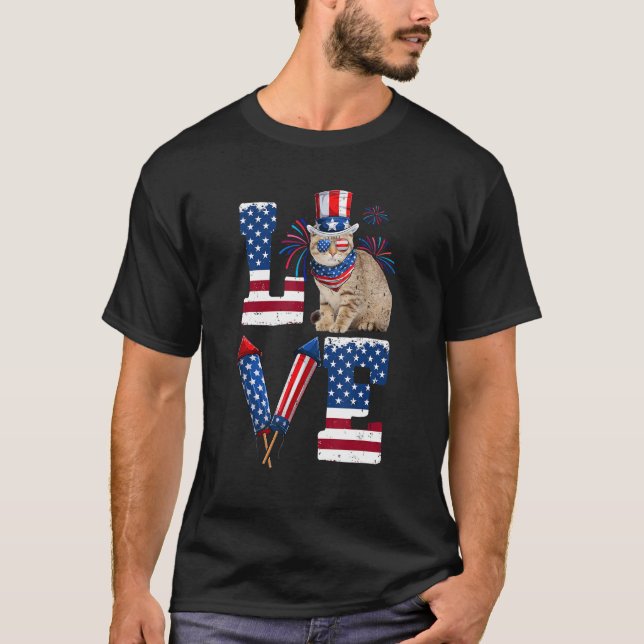 LOVE Costume American Flag Fireworks Scottish Fold T-Shirt (Front)