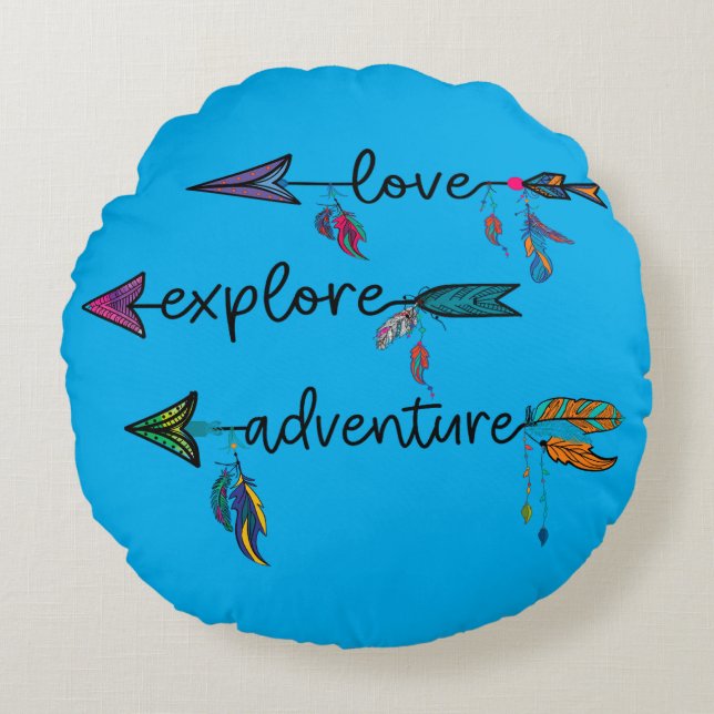 Love Explore Adventure Arrow Tribal Boho Design Round Pillow (Front)
