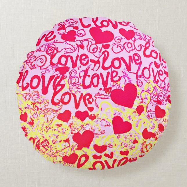 Love in Vibrant Colour Pattern Round Pillow (Front)