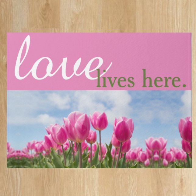 love lives here doormat (Creator Uploaded)